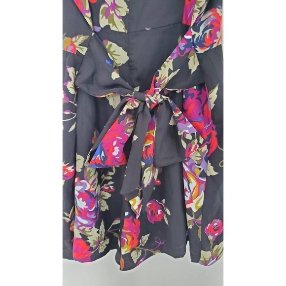NWT Black Satin Floral Romper Arden B. Strappy Tie Waist , Sz L - Picture 4 of 10